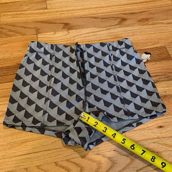 NWT Free People Movement Shorts Women’s size SP Gray Casual Vacation Beach - Picture 6 of 7